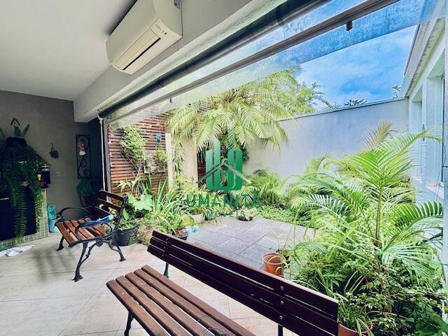 #UM251010 - Casa em condomínio para Venda em Santana de Parnaíba - SP