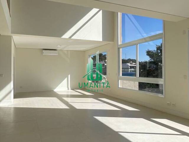 #UM251021 - Casa em condomínio para Venda em Santana de Parnaíba - SP