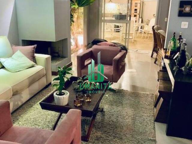 #UM251028 - Casa em condomínio para Venda em Santana de Parnaíba - SP