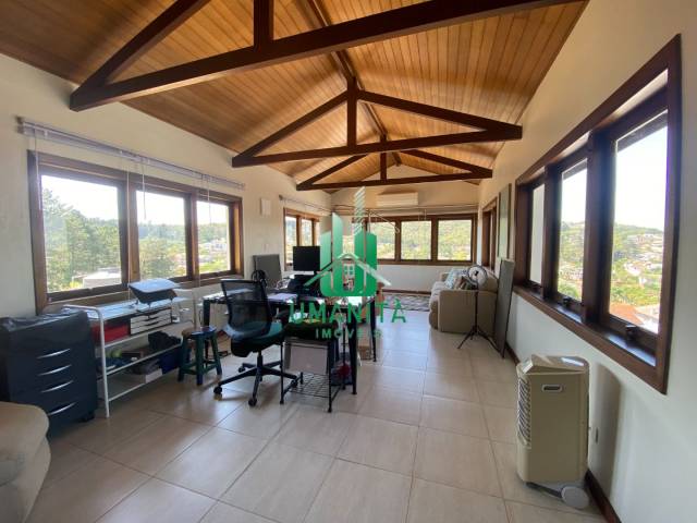 #1077 - Casa para Venda em Santana de Parnaíba - SP