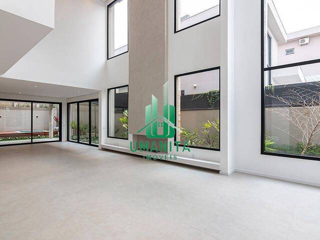 #UM261086 - Casa em condomínio para Venda em Santana de Parnaíba - SP