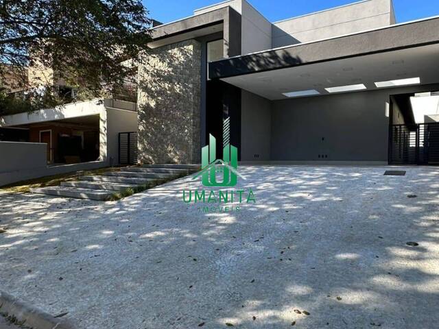 #1087 - Casa para Venda em Santana de Parnaíba - SP