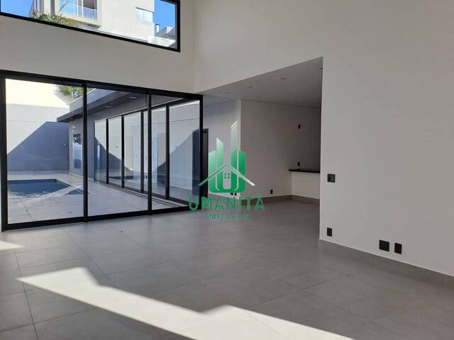 #1087 - Casa para Venda em Santana de Parnaíba - SP