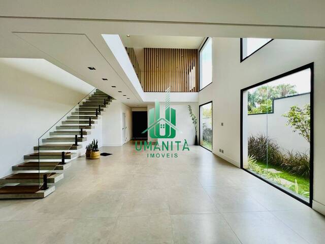 #UM261092 - Casa em condomínio para Venda em Santana de Parnaíba - SP