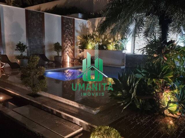 #UM261103 - Casa em condomínio para Venda em Santana de Parnaíba - SP