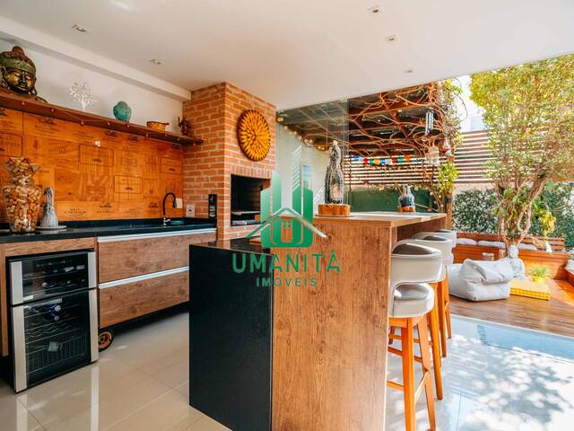 #UM261105 - Casa em condomínio para Venda em Santana de Parnaíba - SP