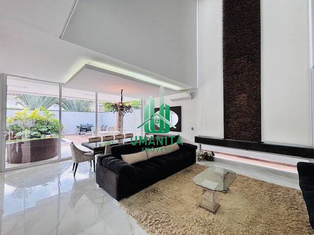 #UM261106 - Casa em condomínio para Venda em Santana de Parnaíba - SP