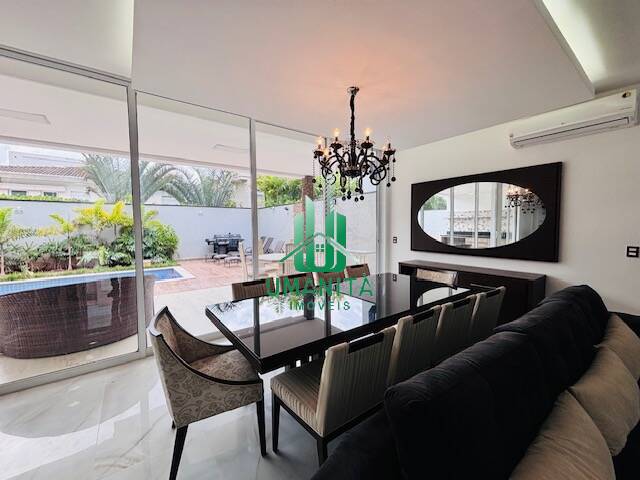 #UM261106 - Casa em condomínio para Venda em Santana de Parnaíba - SP