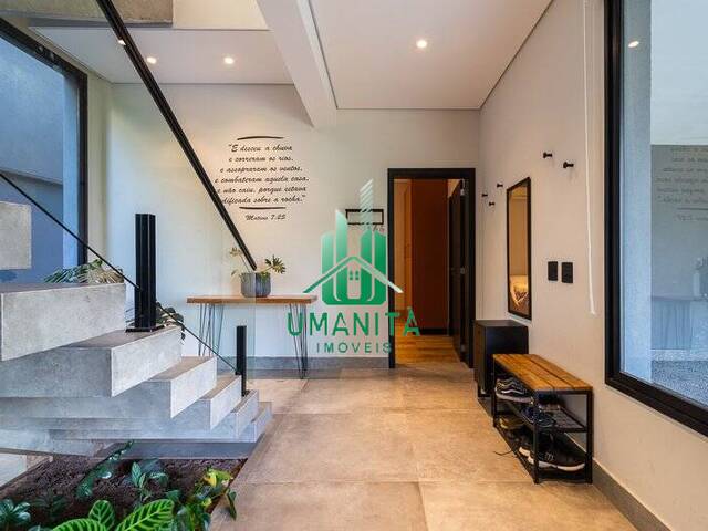 #UM261139 - Casa em condomínio para Venda em Santana de Parnaíba - SP