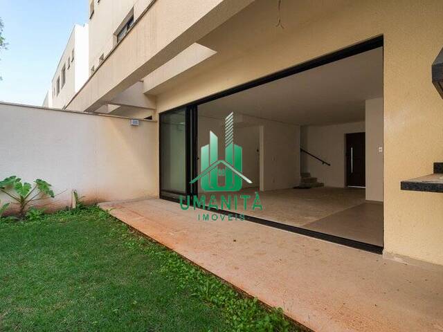 Casa para Venda em Santana de Parnaíba - 4